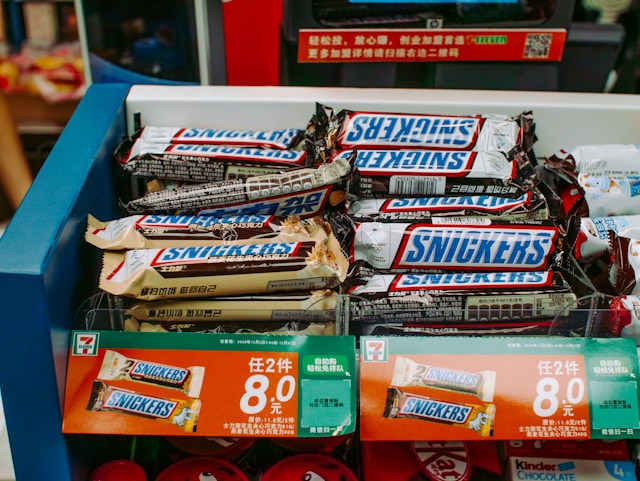Delicious and Nutritious Journey – M&MS, mars, whiskas, katten, snickers, twix, pedigree,